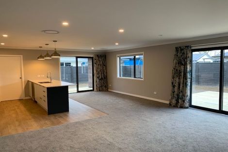 Photo of property in 42 Rose Leigh Drive, Cambridge, 3434