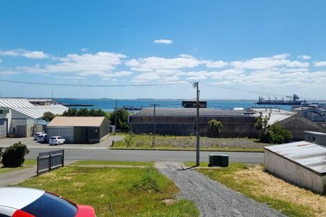 Photo of property in 104-106 Barrow Street, Bluff, 9814