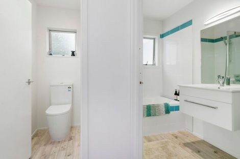 Photo of property in 1/8 Wattle Road, Sunnyvale, Auckland, 0612