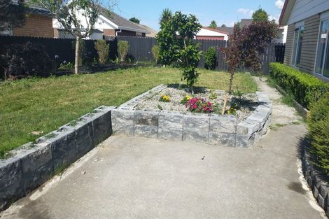 Photo of property in 2/28 Horlicks Place, Randwick Park, Auckland, 2105