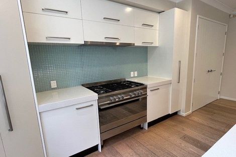 Photo of property in 9 Swindon Close, Mellons Bay, Auckland, 2014