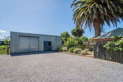 Photo of property in 72 Timaru Road, Waimate, 7924