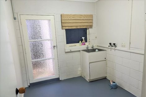 Photo of property in 1 Malters Place, Browns Bay, Auckland, 0630