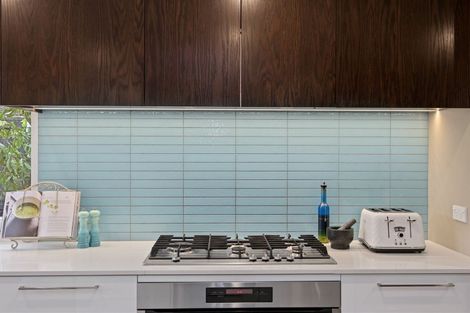 Photo of property in 17b Crosdale Place, Burnside, Christchurch, 8042