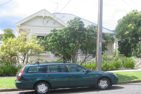 Photo of property in 34 Ewen Alison Avenue, Devonport, Auckland, 0624