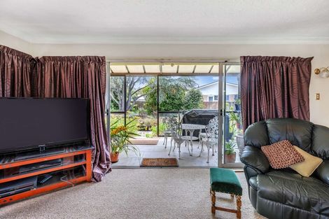 Photo of property in 10 Westerleigh Street, Bishopdale, Christchurch, 8053