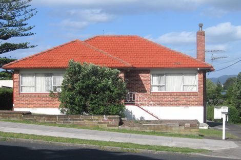 Photo of property in 2/7 Forrest Hill Road, Milford, Auckland, 0620