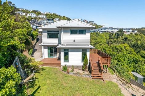 Photo of property in 18 Cresswell Place, Johnsonville, Wellington, 6037