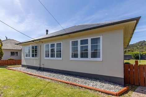 Photo of property in 9 Kerr Avenue, Cobden, Greymouth, 7802