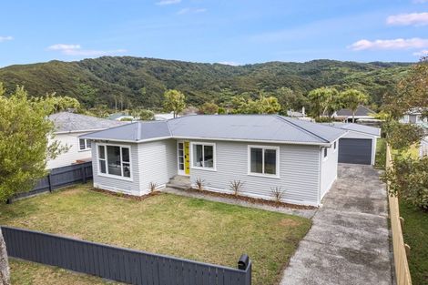 Photo of property in 76 Peel Place, Wainuiomata, Lower Hutt, 5014