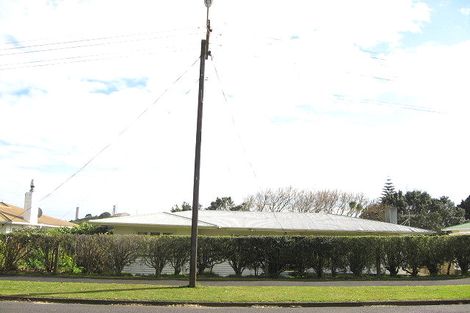 Photo of property in 11 Endeavour Street, Marfell, New Plymouth, 4310