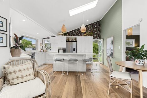 Photo of property in 18a Russell Drive, Oakura, 4314