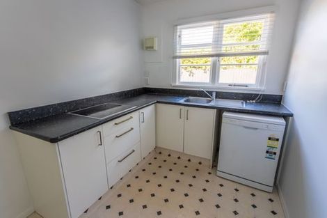 Photo of property in 33 Pahiatua Street, Hokowhitu, Palmerston North, 4410