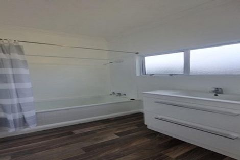 Photo of property in 26 Paynters Avenue, Strandon, New Plymouth, 4312