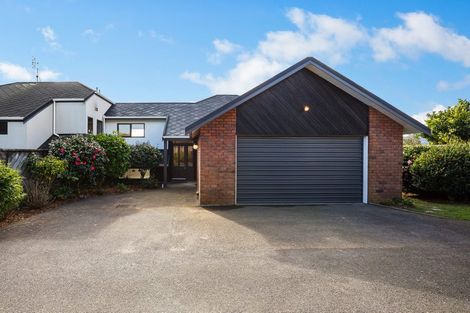 Photo of property in 8 Sailmaker Close, Whitby, Porirua, 5024