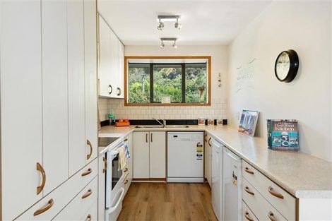 Photo of property in 2/18a Taupata Street, Redcliffs, Christchurch, 8081