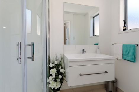 Photo of property in 3/2a Bowers Road, Glen Eden, Auckland, 0602