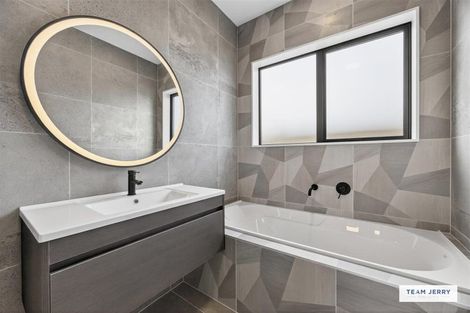 Photo of property in 13 Huringa Road, Karaka, Papakura, 2113