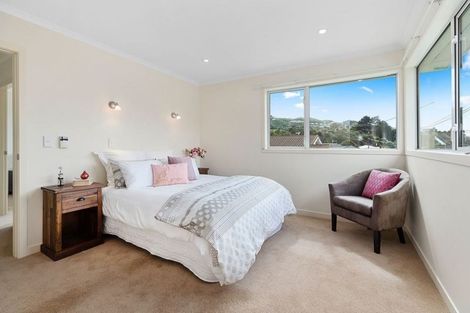 Photo of property in 53 Oxford Street, Tawa, Wellington, 5028