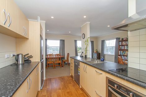 Photo of property in 58 Bay Street, Red Beach, 0932