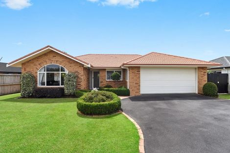 Photo of property in 14 Buckingham Place, Rototuna North, Hamilton, 3210
