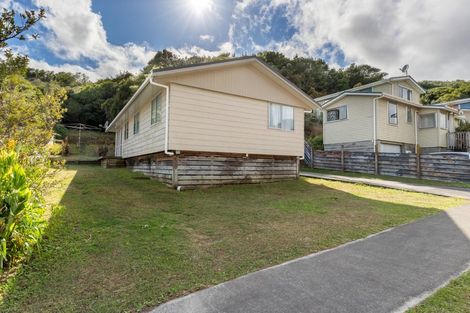 Photo of property in 56 Cardiff Crescent, Cannons Creek, Porirua, 5024
