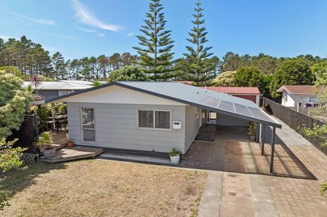 Photo of property in 16 Moki Place, Ruakaka, 0116