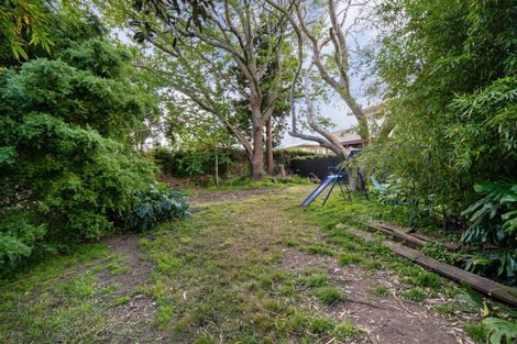 Photo of property in 97 Archibald Road, Kelston, Auckland, 0602
