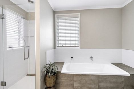 Photo of property in 48a Amorino Drive, Red Beach, 0932