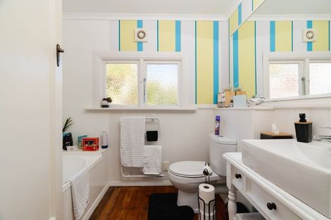 Photo of property in 24 Bangor Terrace, Kew, Dunedin, 9012