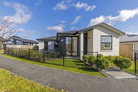 Photo of property in 7 Paihere Street, Huapai, Kumeu, 0810