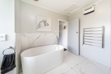 Photo of property in 16 Sierra Avenue, Te Kamo, Whangarei, 0112