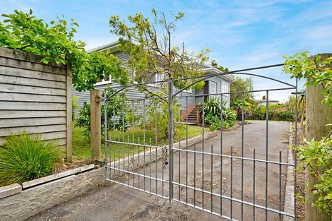 Photo of property in 4149 Great North Road, Glen Eden, Auckland, 0602
