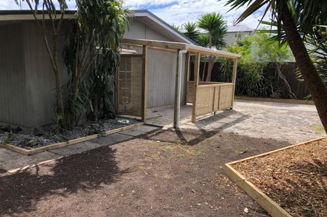 Photo of property in 2/8 Keeling Road, Henderson, Auckland, 0612