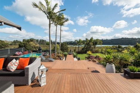 Photo of property in 6 Kerema Way, Schnapper Rock, Auckland, 0632