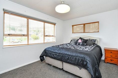 Photo of property in 15 Lowburn Place, Clover Park, Auckland, 2019