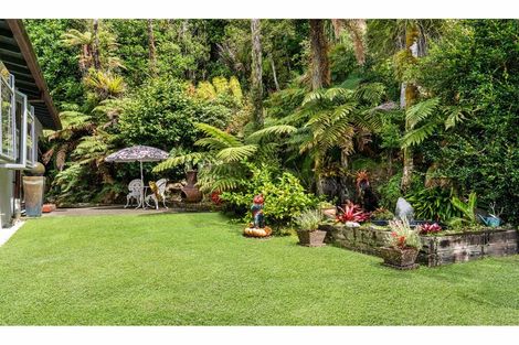 Photo of property in 854 West Coast Road, Waiatarua, Auckland, 0604