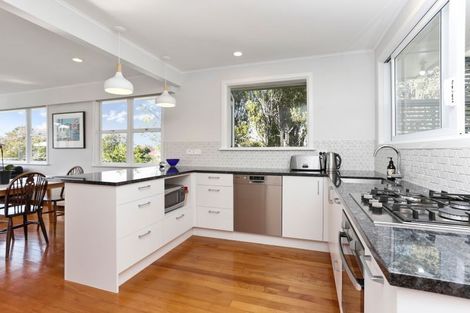 Photo of property in 39 Tahi Terrace, Glen Eden, Auckland, 0602