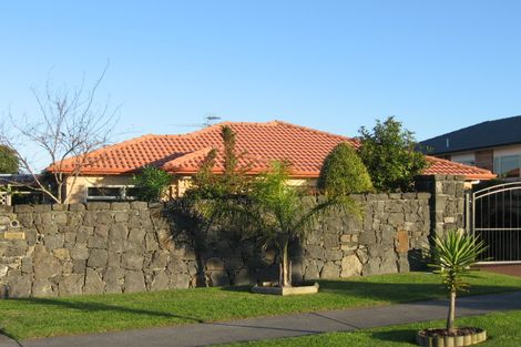 Photo of property in 7 Grand Drive, Orewa, 0931