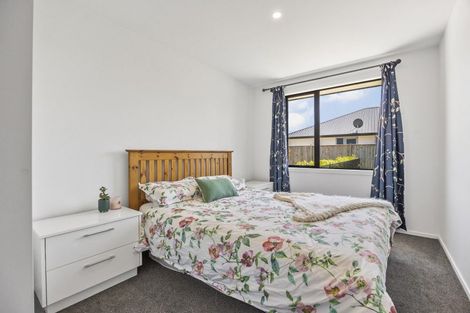 Photo of property in 8 Three Kings Court, Outram, 9019