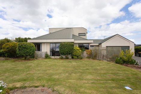 Photo of property in 24 Ruahine Street, Dannevirke, 4930
