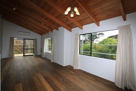 Photo of property in 3/137a Rangatira Road, Beach Haven, Auckland, 0626