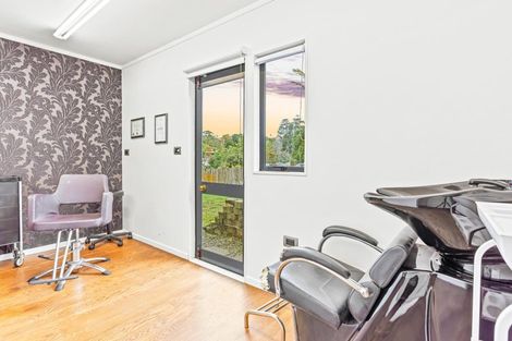 Photo of property in 21 Breenagh Place, Massey, Auckland, 0614