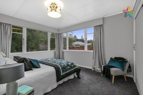 Photo of property in 404 Stokes Valley Road, Stokes Valley, Lower Hutt, 5019