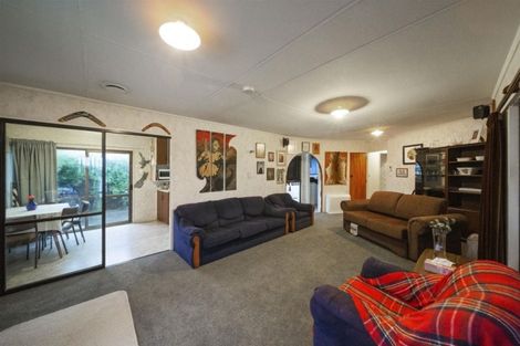 Photo of property in 16 Manuka Place, Hawera, 4610