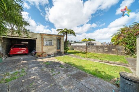 Photo of property in 20 Golf Road, Manor Park, Lower Hutt, 5019