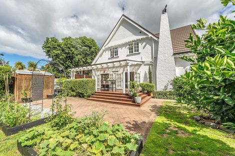 Photo of property in 9 Selwyn Crescent, College Estate, Whanganui, 4500