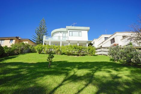 Photo of property in 27 Ian Marwick Place, Birkenhead, Auckland, 0626