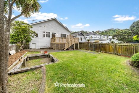Photo of property in 79 Queens Drive, Lyall Bay, Wellington, 6022