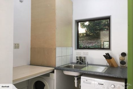 Photo of property in 2/8 Dianthus Place, Browns Bay, Auckland, 0630